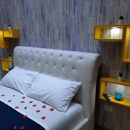 Bed and Breakfast Red House Napoli Esterno foto