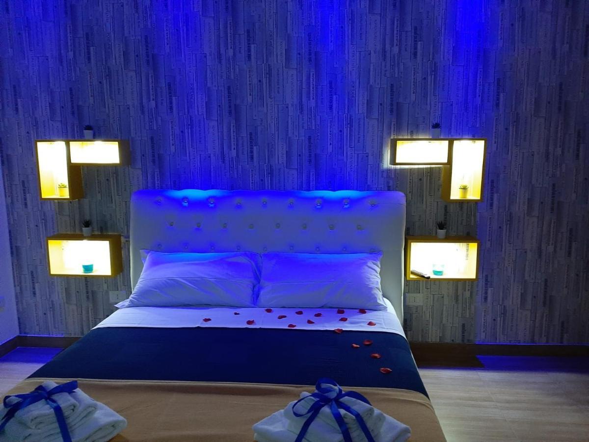 Bed and Breakfast Red House Napoli Esterno foto