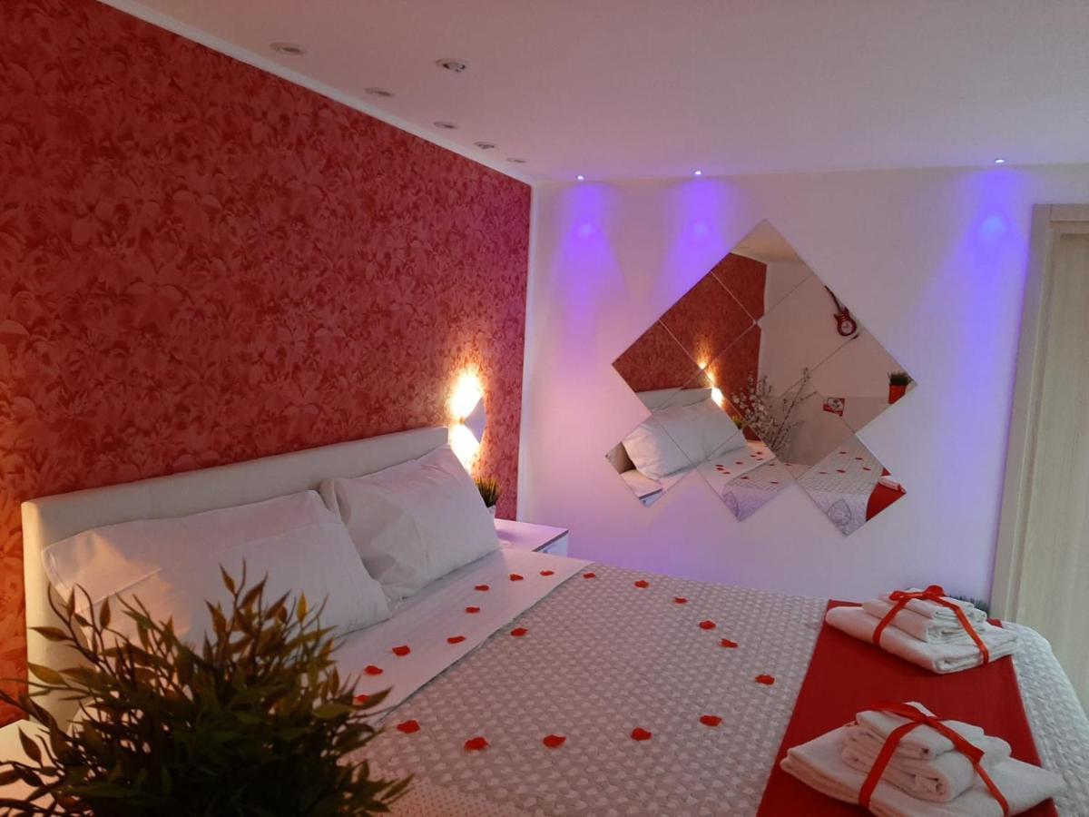 Bed and Breakfast Red House Napoli Esterno foto