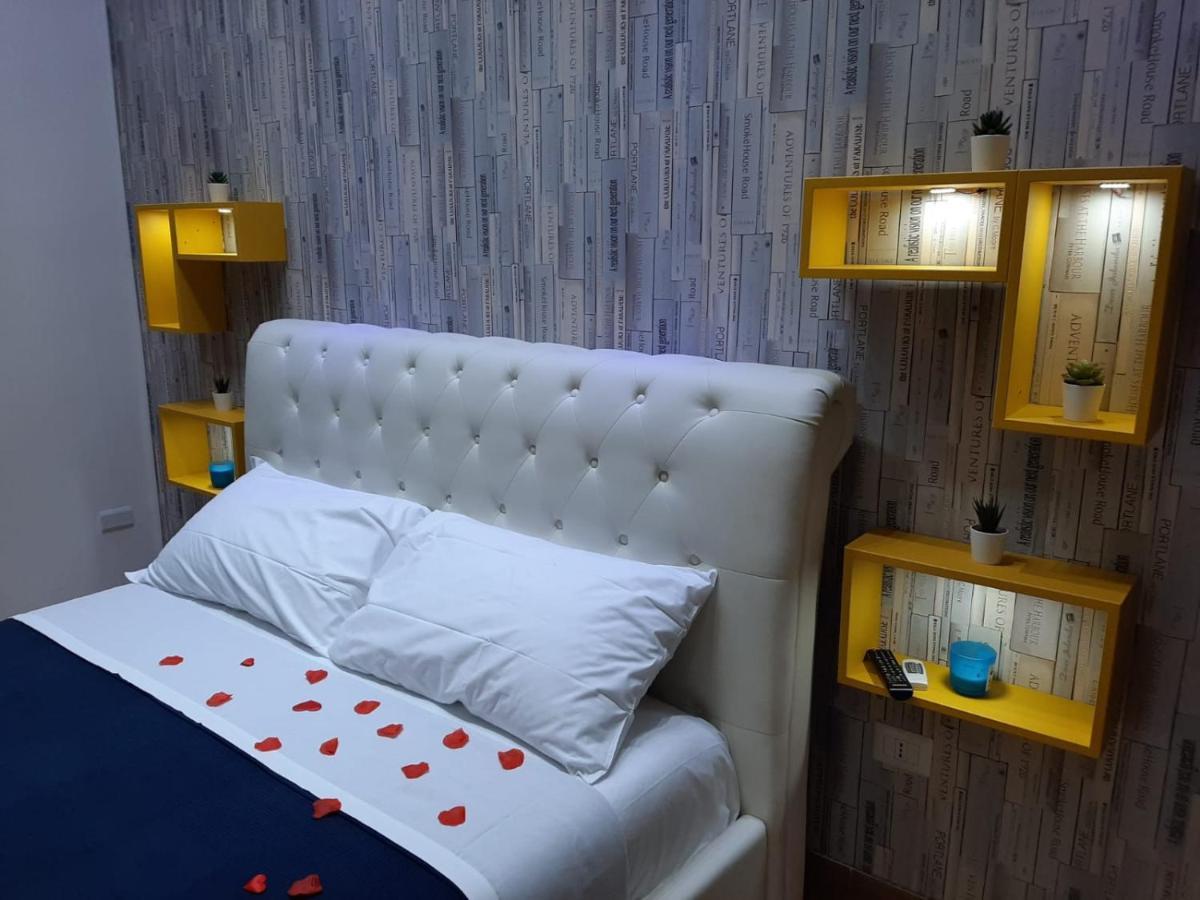 Bed and Breakfast Red House Napoli Esterno foto