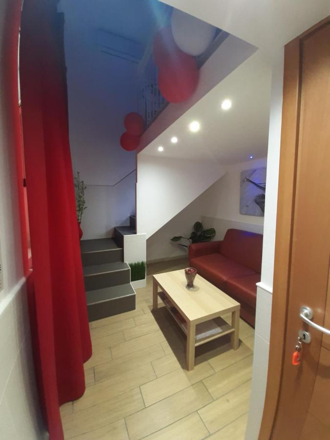 Bed and Breakfast Red House Napoli Esterno foto