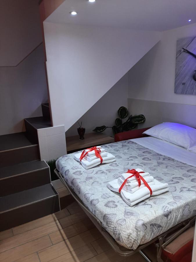 Bed and Breakfast Red House Napoli Esterno foto